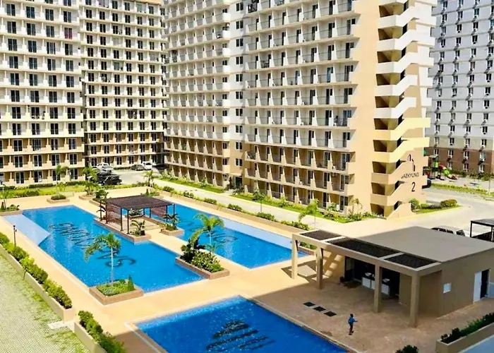 Cozy Near Airport With Pool And Ocean View